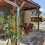 Apartament Kisvasut Vendeghaz *