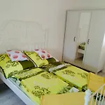 Kisvasut Vendeghaz Apartament *